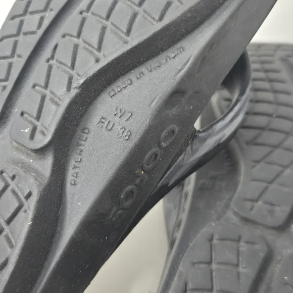 OOFOS Oolala Black Gray Camo Women’s Flip Flop Thong Recovery Sandals Sz 7 - Picture 6 of 7